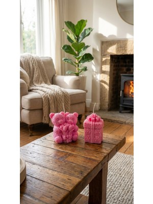 Raw Home Pembe Çilek Kokulu 2’li %100 Soya Wax Mum Seti – Ayıcık & Hediye Kutusu - Hediyelik