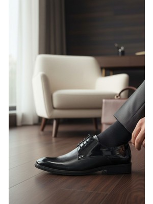 Enoch Och Siyah Hakiki Deri Burun Kısmı Pürüzsüz ve Yanı Desenli Klasik Ayakkabı
