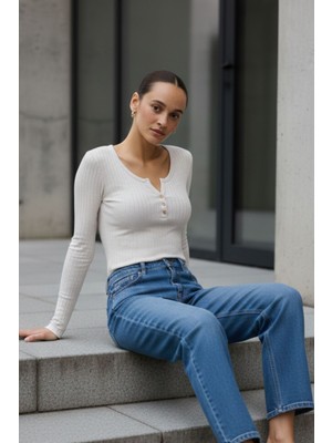 Lupinn Kadın Bej V Yaka Düğmeli Uzun Kollu Basic Slim Fit Bluz – Kadın Bluz