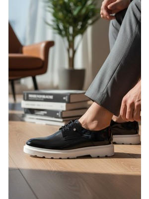 Enoch Hakiki Deri Siyah Aynalı Rugan ve Mikro Dokulu Kalın Beyaz Tabanlı Casual Erkek Ayakkabı