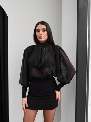 Esra Helvacı Vatkalı Boyun Bağlamalı Transparan Elbise