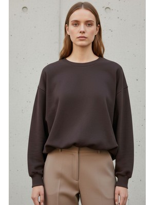 Lupinn Kadın Kahverengi Oversize Sweatshirt – Bisiklet Yaka, Uzun Kollu Rahat Kalıp Basic Kadın Sweatshirt