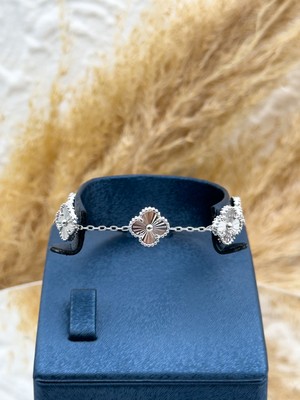 Livora Jewelry 925 Ayar Gümüş Taşsız 5’li Yonca Motifli Kadın Bileklik – Özel Tasarım