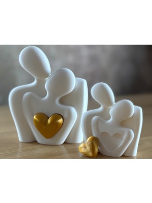 MisterionStudio Dekoratif Aile Figürü – Kalpli Modern Biblo