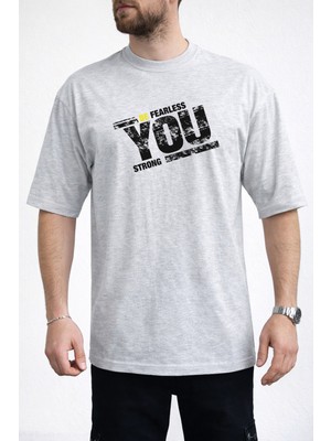 Caddekombin Erkek Fearless ve Strong Tasarımlı Eskitme Baskı Bisiklet Yaka Gri T-Shirt