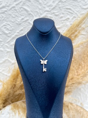 Livora Jewelry 925 Ayar Gümüş Kelebek Detaylı Dilek Anahtarı Kadın Kolye – Zirkon Taşlı Zarif Tasarım