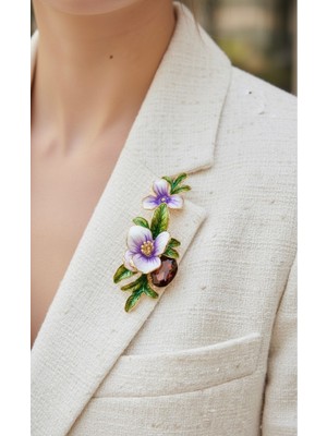 Aylis Özel Tasarım Mor Emaye Çiçekli ve Kristal Taşlı Gold Broş - Vintage Şıklığı Kadın Aksesuar