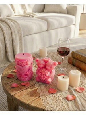 Raw Home Sevgililer Günü Hediyesi Pembe Çilek Kokulu 2’li Mum Seti – Love Gül Tasarım & Çift Ayıcık Figürlü