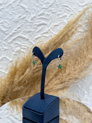 Livora Jewelry 925 Ayar Gümüş Zümrüt Taşlı Lotus Modeli Sallantılı Kadın Küpe