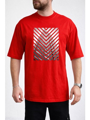 Caddekombin Erkek V-Şekilli Şerit ve Bina Görseli Baskılı Bisiklet Yaka Kırmızı T-Shirt