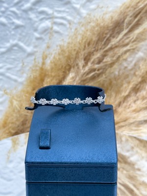 Livora Jewelry 925 Ayar Gümüş Su Yolu Yonca Figürlü Spor Kadın Bileklik – Şık, Zarif ve Günlük Kullanıma Uygun