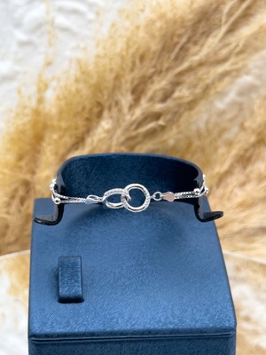 Livora Jewelry 925 Ayar Gümüş Halkalı Spor Kadın Bileklik – Minimal ve Modern Tasarım