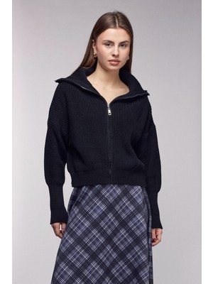 Saade Siyah Fermuarlı Dik Yaka Triko Hırka - Düşük Omuz Std