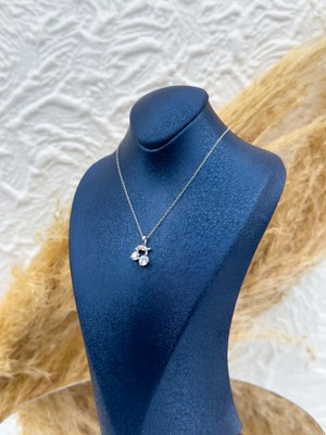 Livora Jewelry 925 Ayar Gümüş Fiyonk Figürlü Tektaş Kadın Kolye – Zarif Özel Tasarım