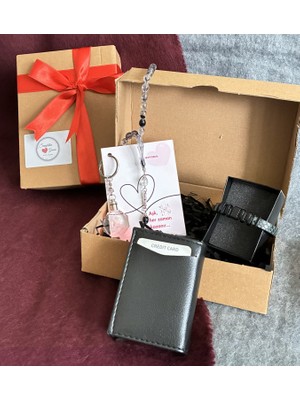 IRONMOON Erkek Sevgililer Günü Hediye Kutusu-7 Rerkli Sevgili Figürlü Anahtarlık-Otomatik Cüzdan-Tesbih-Deri Bileklik