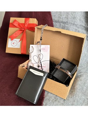 IRONMOON Erkek Sevgililer Günü Hediye Kutusu-7 Rerkli Sevgili Figürlü Anahtarlık-Otomatik Cüzdan-Tesbih-Deri Bileklik