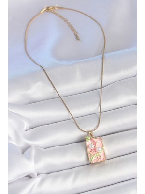 316L Çelik Gold Renk Zincir Pembe Mineli Incli Çiçek Işlemeli Portre Model Kadın Kolye - Lisinya