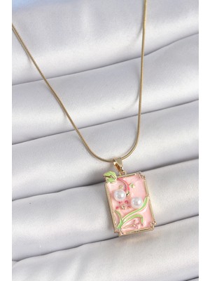 Nuveden Ieg™ 316L Çelik Gold Renk Zincir Pembe Mineli Incli Çiçek Işlemeli Portre Model Kadın Kolye