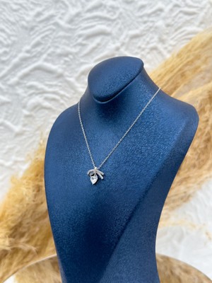 Livora Jewelry 925 Ayar Gümüş Fiyonk Model Kalpli Kadın Kolye – Zarif ve Romantik