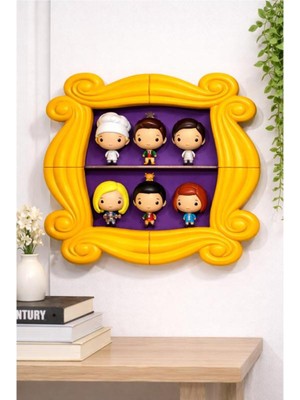 MisterionStudio Sarı Çerçeve Figür Rafı – Dekoratif Duvar Rafı | Koleksiyon & Figür Standı