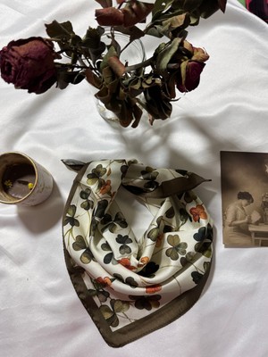 Trend Dokunuş Kadınlar Gününe Özel Dört Yapraklı Yonca Desenli Fular