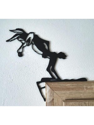 MisterionStudio Çakal Silüeti Kapı Köşe Dekoru – Mizahi Hayvan Figürlü Duvar Süsü