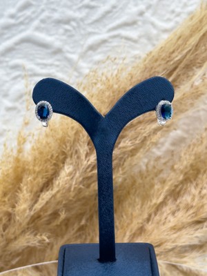 Livora Jewelry 925 Ayar Gümüş Oval Safir Taşlı Günlük Kadın Küpe – Zarif, Şık ve Zamansız