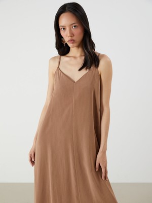 Lc Waikiki Yeni Sezon V Yaka Askılı Elbise