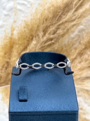 Livora Jewelry 925 Ayar Gümüş Spor Tarz Az Taşlı Kadın Bileklik – Günlük Şıklık