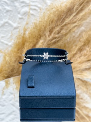 Livora Jewelry 925 Ayar Gümüş Dorikalı Kuzey Yıldızı Figürlü Spor Kadın Bileklik – Taş Detaylı Zarif Tasarım