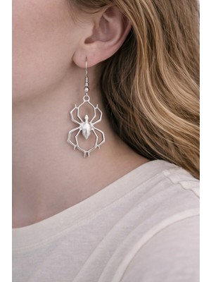 Herşey Nota Örümcek Formlu Metal Figür Küpe – Sallantılı Tasarım Küpe