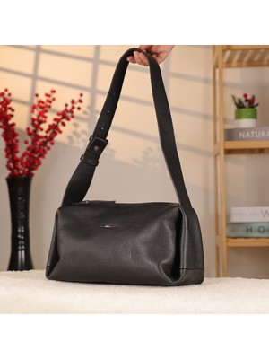 Siyah Renk / Kemer Stil Askılı Deri Çanta - 40307 , Hakiki Deri , Bayan Çanta