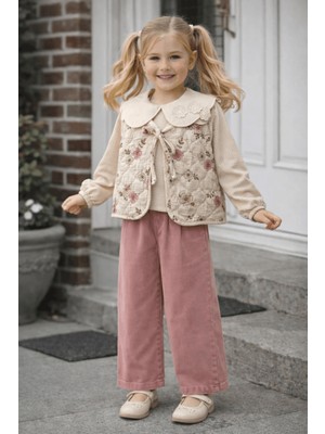 Turuncu Gardrop 3-7 Yaş Bebe Yaka Bluz Çiçekli Yelek ve Kot Pantolonlu 3'lü Kız Çocuk Takım Pembe