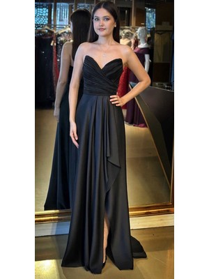 Abiyeniall Siyah Straplez Yaka Anvelop Yırtmaçlı Kloş Etekli Saten Uzun Abiye Elbise 11095