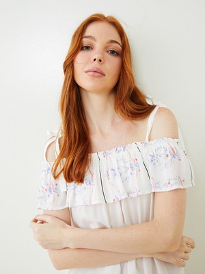 Lc Waikiki Yeni Sezon Kare Yaka Çiçekli Askılı Kolsuz Viskon Kadın Plaj Elbisesi