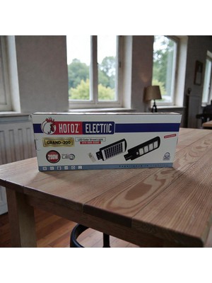 Horoz 200W Güneş Enejiri LED Solar Sokak Armatürü Ayak Dahil ip65