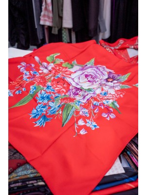 Vavelli Büyük Gül Desen Nar Çiçeği Twill Ipek Eşarp