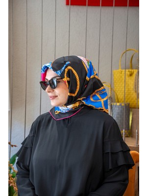 Vavelli Karanfil Desen Siyah Twill Ipek Eşarp