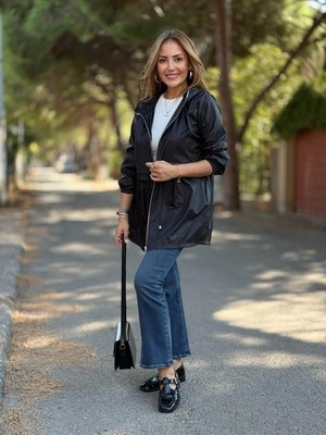 Etiler Collection Kadın Kapüşon ve Büzgü Detay Yağmurluk