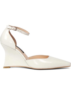 Celal Gültekin Kadın Bej Dolgu Topuklu Rugan Deri Klasik Ayakkabı