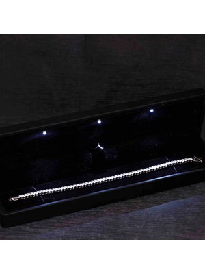 Bazarhane Gümüş Işıklı Kutulu 4 mm Beyaz Taşlı Su Yolu Kadın Bileklik