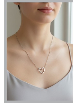 Norayn Kadın Paslanmaz Çelik Minimalist Kalp Kolye - Gümüş Rengi Zarif Yılan Zincir