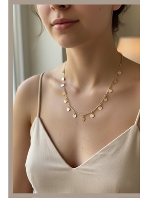 Norayn Kadın Sallantılı Yuvarlak Pul Detaylı Gold Kolye - Modern Tasarım