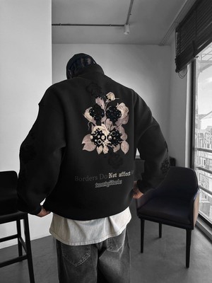 "borders Do Not Affect Art" Oversize Quarter-Zip Sweatshirt