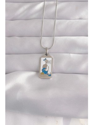 Shoplet Buğz 316L Çelik Gümüş Renk Beyaz Mineli Kız Figür Tarot Kolye