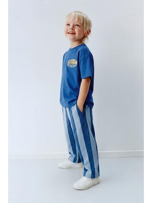 Magu Erkek Çocuk Pamuklu Saks Mavi Baskılı T-Shirt ve Çizgili Pantolon Takım