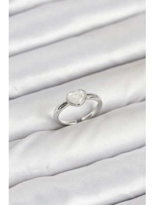 Shoplet Buğz Pirinç Gümüş Renk Kalpli Kadın Yüzük