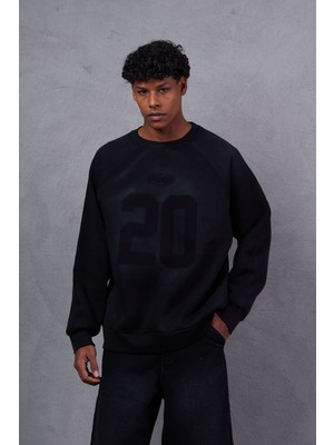 Siyah Acid Wash Eskitme 20 Numara Baskılı Sweatshirt