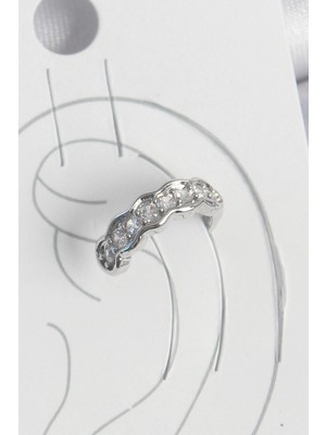 Shoplet Buğz Pirinç Gümüş Renk Zirkon Taşlı Kıkırdak Model Kadın Küpe