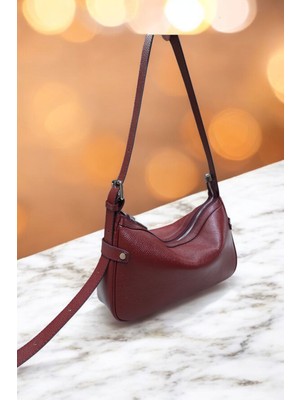 Valentina Victoria Hakiki Deri Geniş Ayarlanabilir Saplı Ortaboy Omuz Çanta